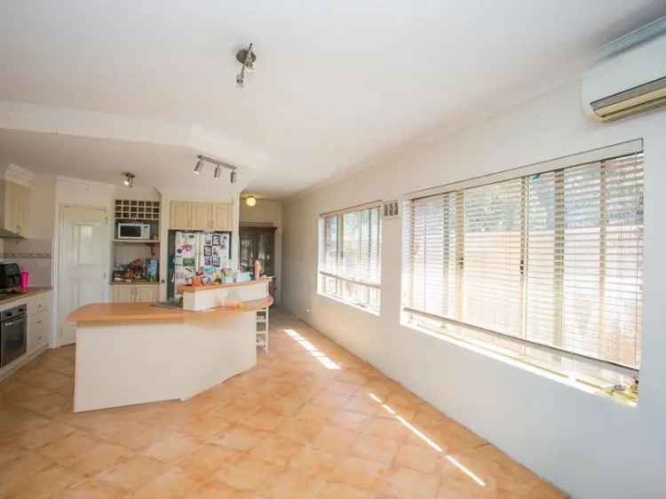 House For Sale in City of Mandurah, Western Australia