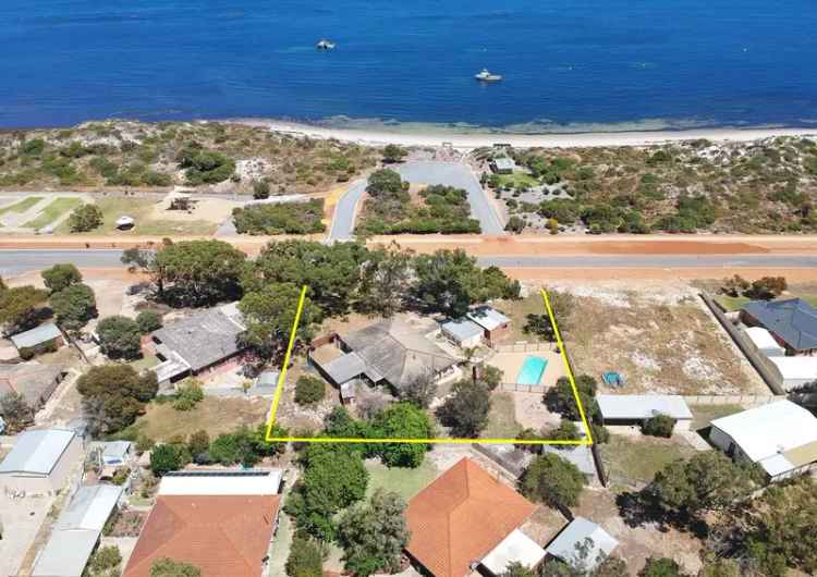 Beachfront brick home, below ground pool, large block