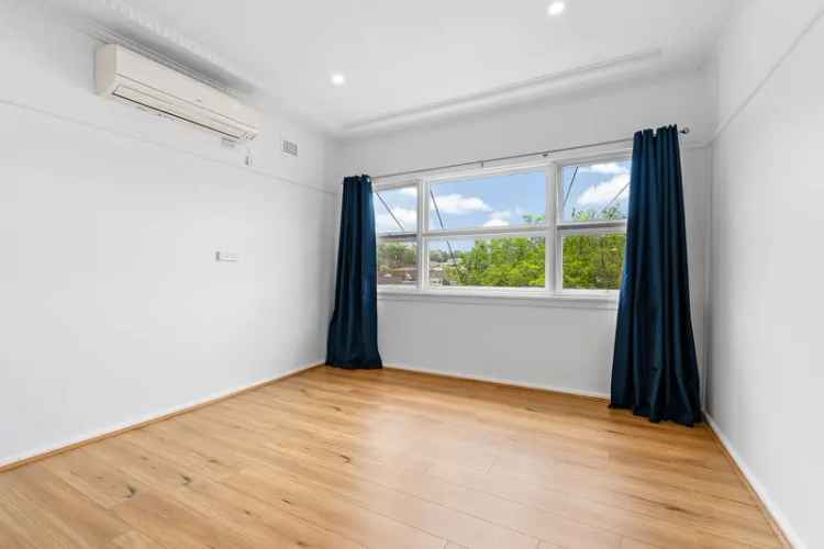 Lease Two Bedroom Home in Hornsby with Garden and Renovated Features