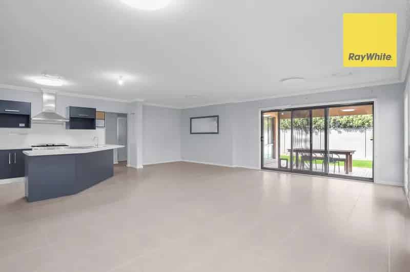 MASSIVE FAMILY HOME IN A SORT AFTER AREA