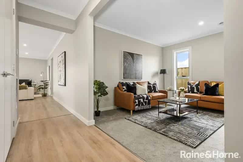 House For Sale , 7, Maloney Road, Gisborne, Victoria