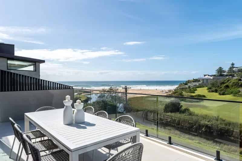 Modern Beachside Luxury Living