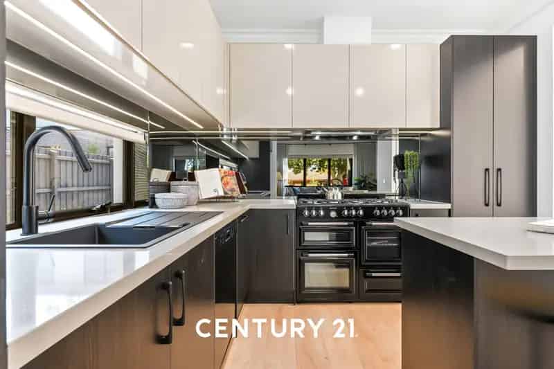 1/7 Springfield Avenue, Clayton South VIC 3169 - Unit Auction
