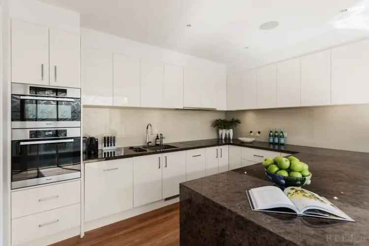 House For Sale , 22, Danks Street, Melbourne, Victoria