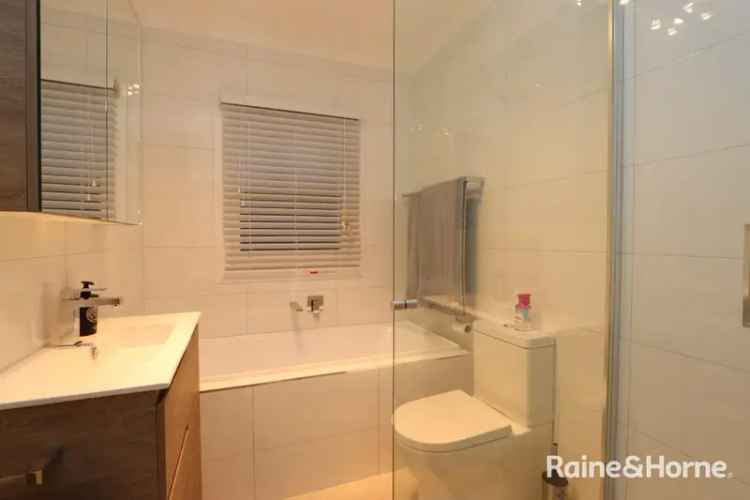 House For Rent in Bathurst, New South Wales