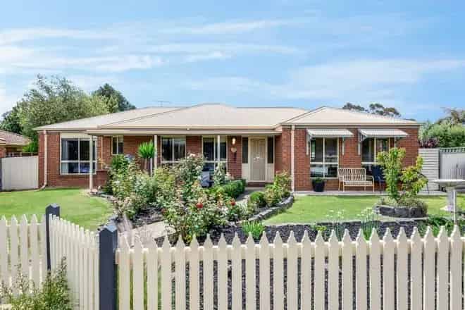 House For Sale , 10, Earl Crescent, Bannockburn, Victoria
