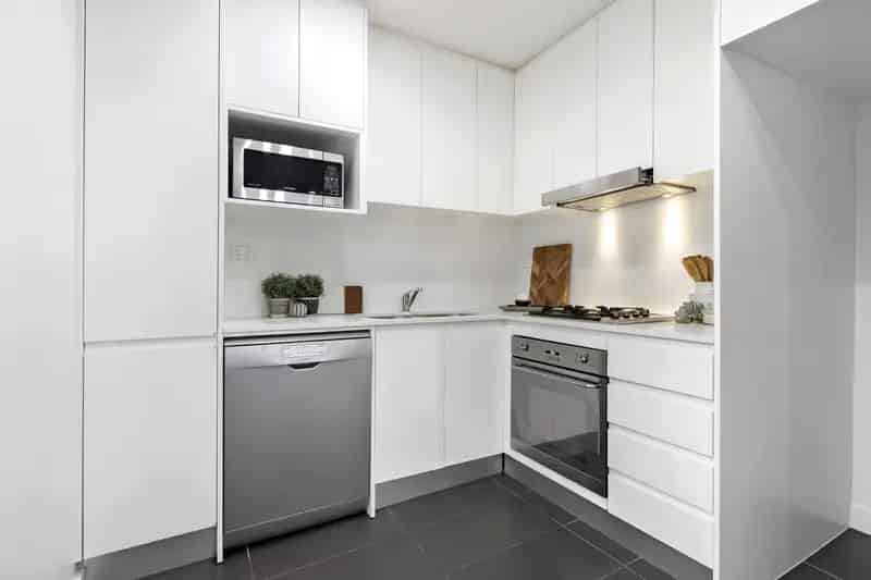 Lease Modern Apartment in Lewisham with Large Terrace and Parking