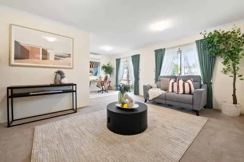 Comfort & Convenience Moments from Edithvale Beach