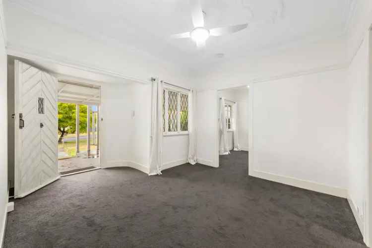 3 Bedroom Home with Garage and Backyard Toowoomba