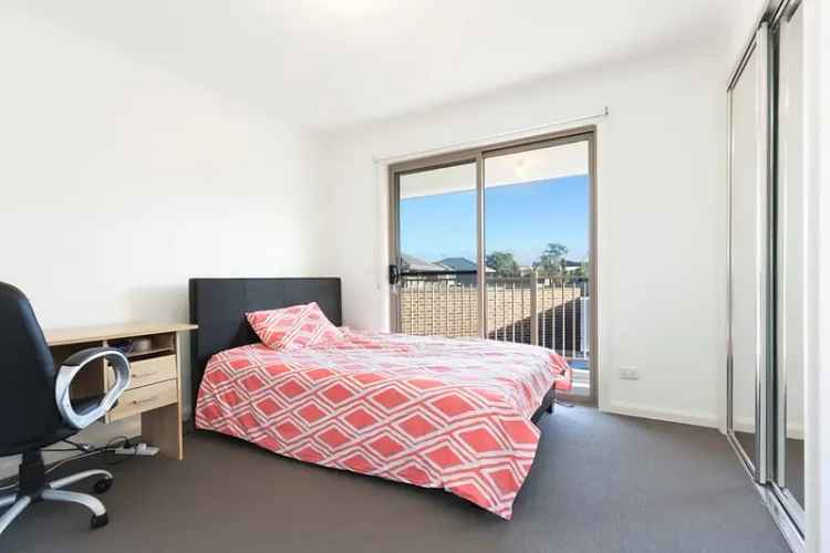 Buy House in Craigieburn with Parkland Views and Modern Features