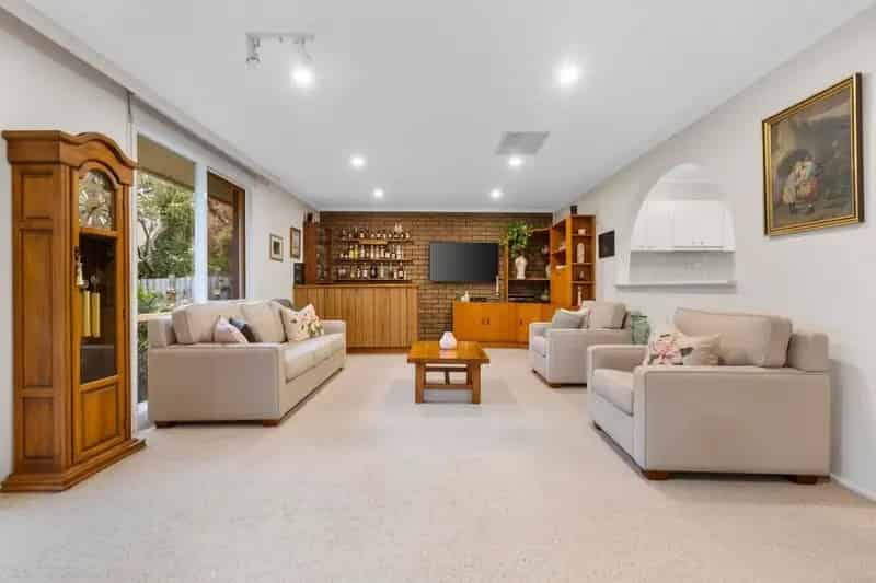 Large Family Retreat with Beautiful Surroundings
