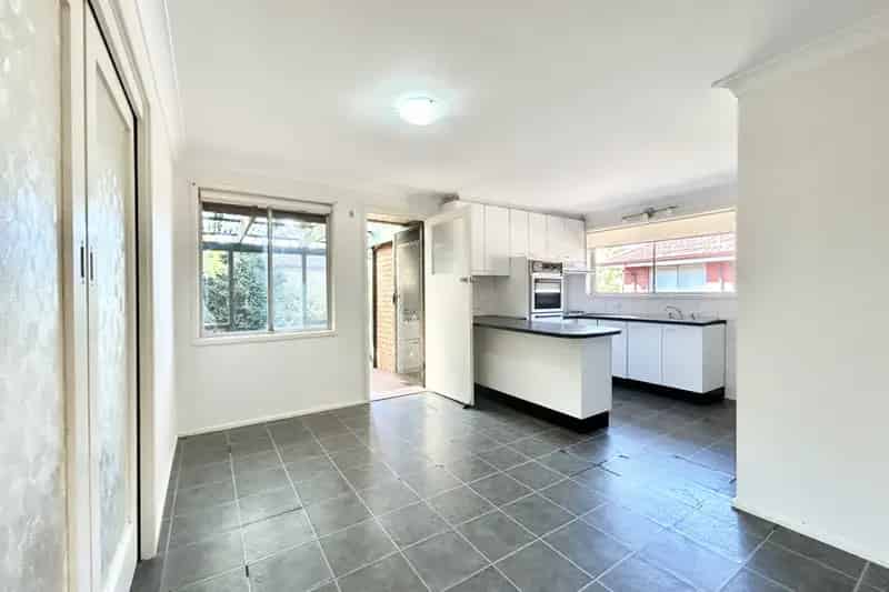 3 rooms house of 223 m² in Sydney