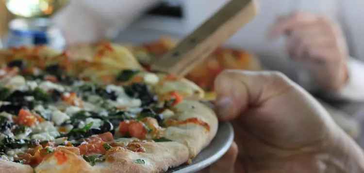 Established Pizza Shop. Authentic Italian Cuisine in Prime Central Coast Locatio