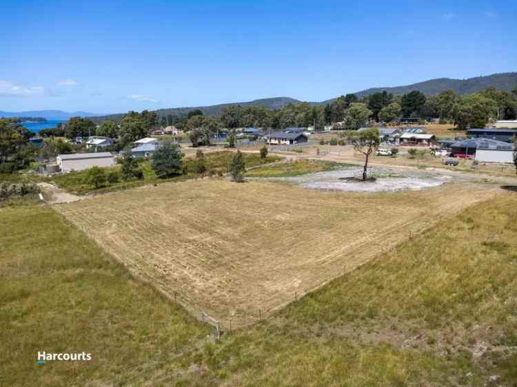 Serene Haven in Tasmania's Huon Valley: 1917 sq m Block