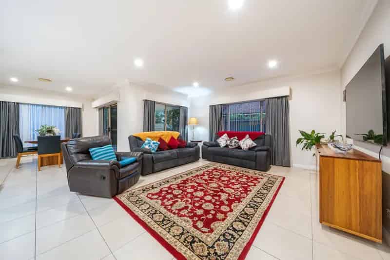 Parkside Perfection: A Stately Home of Space and Style