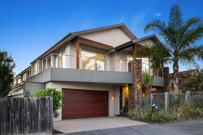 House For Sale in 22, John Street, Melbourne, Victoria