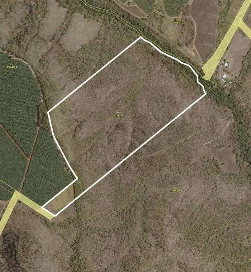 Buy lifestyle block near Mareeba with mountain views
