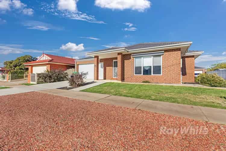 Modern Comfort and Country Charm Awaits