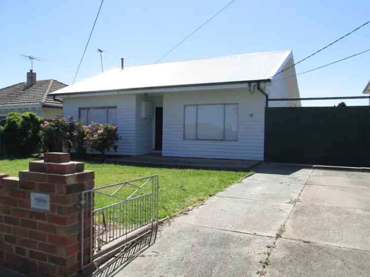 Family Home 2 Beds BIRs Great Location