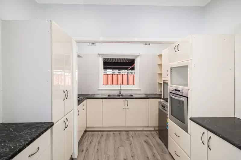 Neat & Tidy Family Home + Retreat!