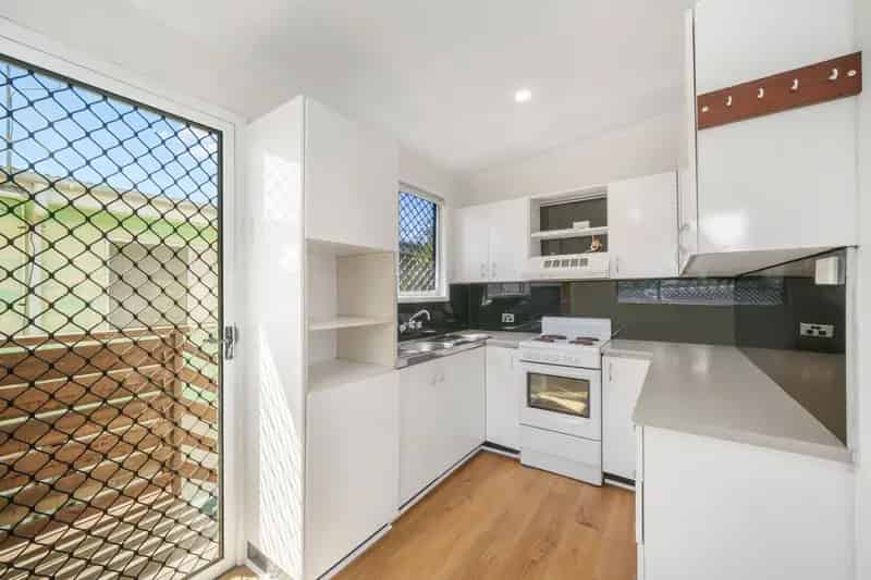 House in the Heart of Redcliffe - Roomy, Refreshed & Ready to Rent!