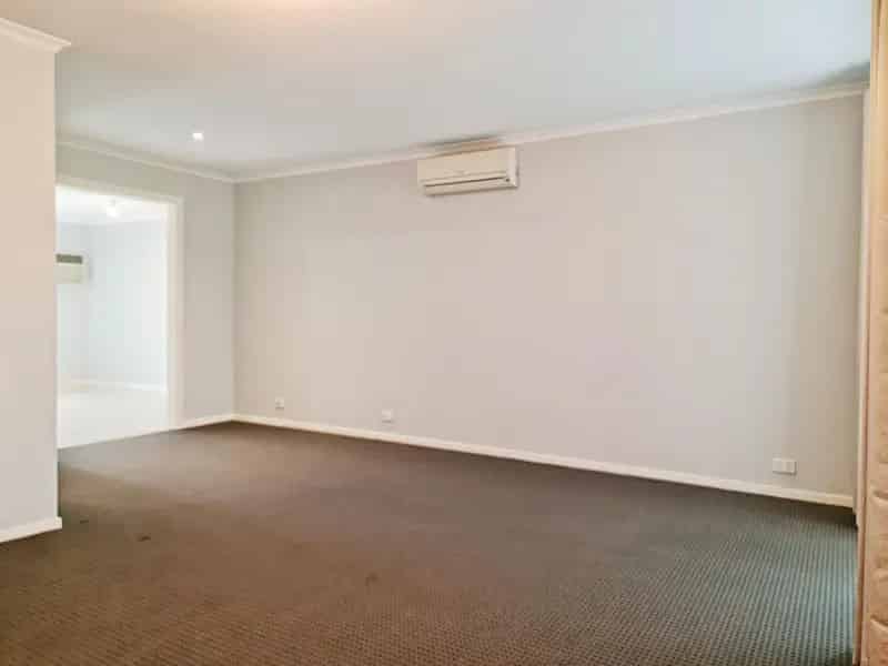 48 Hunter Avenue, Hoppers Crossing VIC 3029 - House For Lease