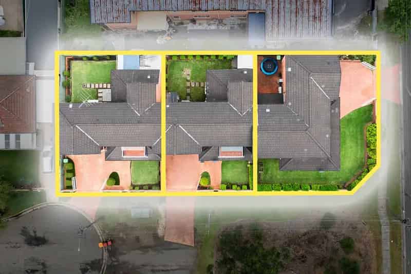 Exceptional Investment or Multi-Family Opportunity - 3 Residences on 916.9sqm!