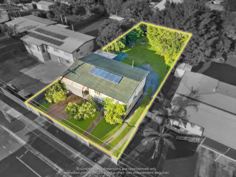 Versatile Dual-Living Opportunity - Space, Flexibility & Huge Potential!