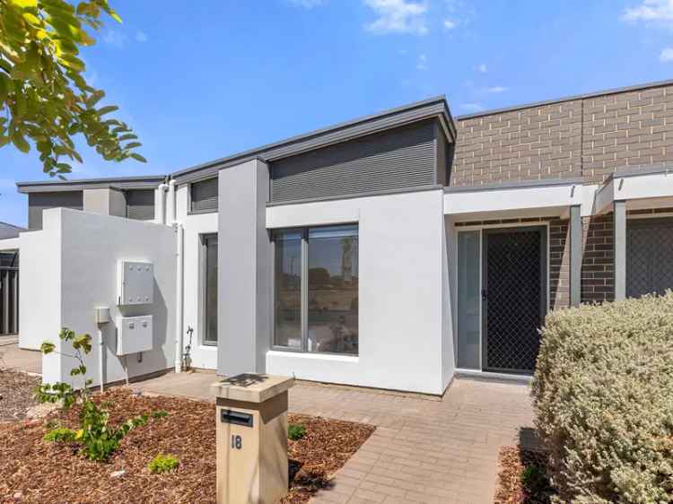 Beautifully Appointed 3-Bedroom, 2-Bathroom Courtyard Home in Picturesque Aldinga Beach