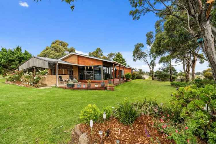 4-Bedroom Family Home on 1.5 Acres Near Dodges Ferry