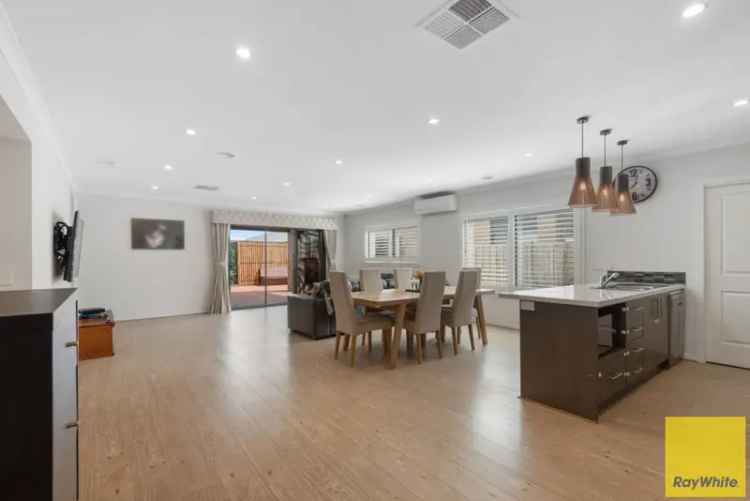 3 Bedroom 2 Bathroom Townhouse Melbourne