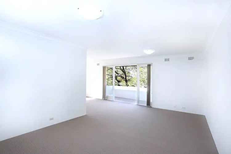 Spacious Two Bedroom Apartment in Wollstonecraft NSW