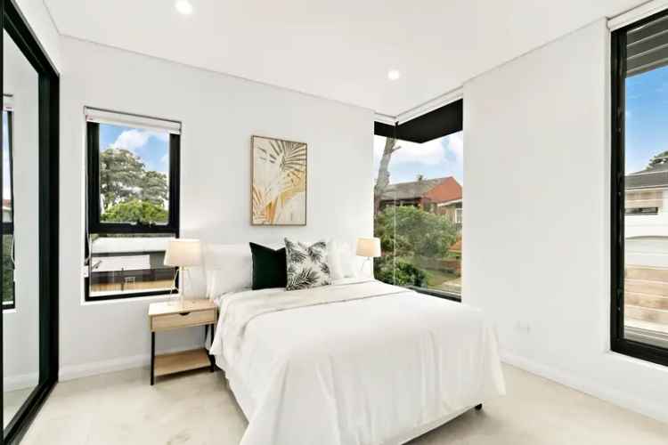 Banksia Duplex 4 Bed 2 Bath Garage Studio Near Beach