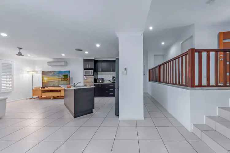 House For Sale in Cannonvale, Queensland