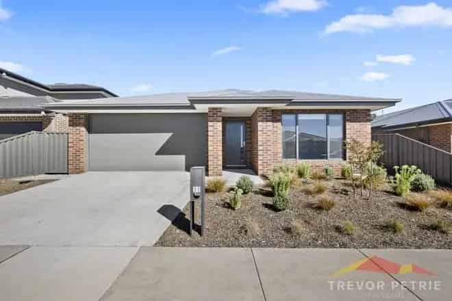 House For Sale , 11, Scanlon Street, Ballarat, Victoria