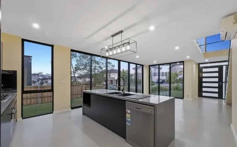 For Lease Family Home with Five Bedrooms in North Kellyville