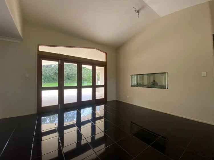 5 Bed 2 Bath Family Home Huge Infinity Pool Large Shed