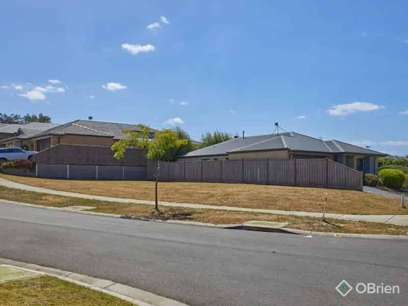 Build Land for Sale in Waterford Rise with Fantastic Location