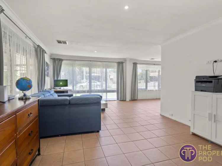 House For Sale in City of Gosnells, Western Australia