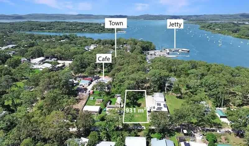 931m2 - Water views