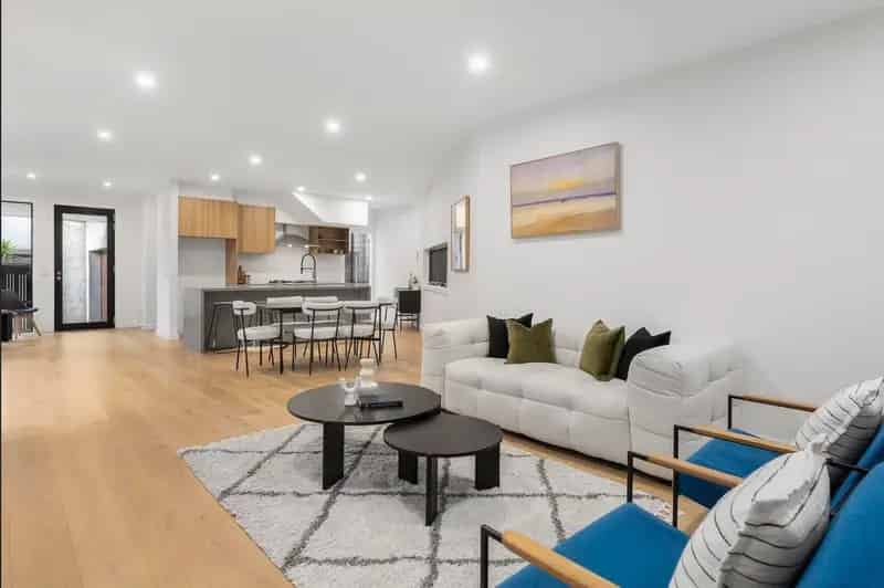 House For Rent , 415, High Street, Melbourne, Victoria