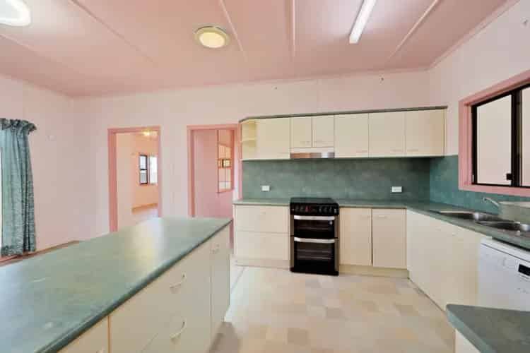 LARGE 4 BEDROOM HOME ON 5,916sqm WITH 2 LARGE SHEDS