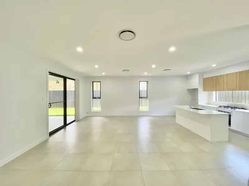 Modern & Spacious 3 Bedroom Home