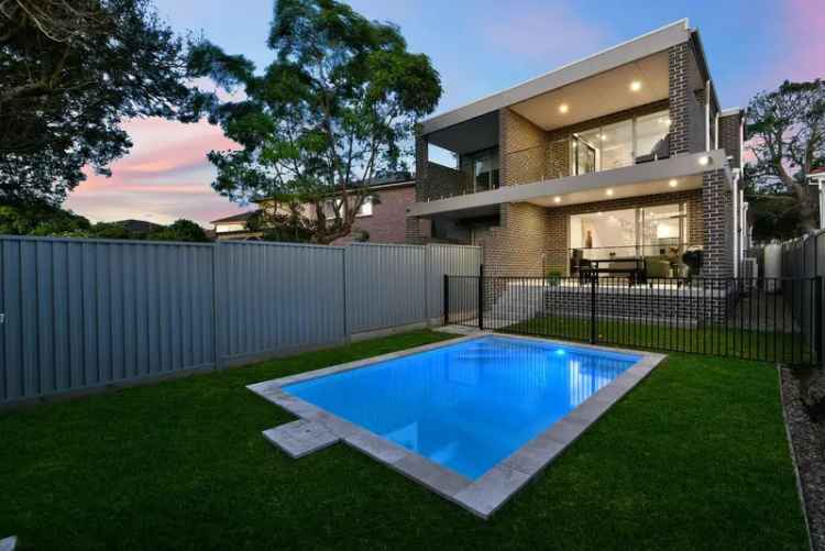 Striking Architect Designed Duplex In A Family Friendly Community