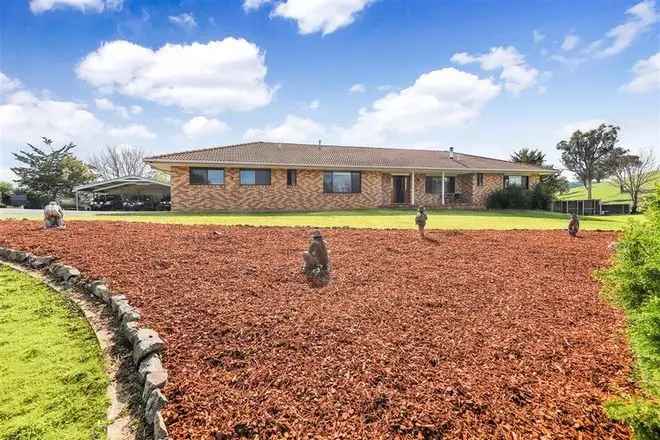 6-Bedroom 4-Bathroom House with Granny Flat on 46 Acres