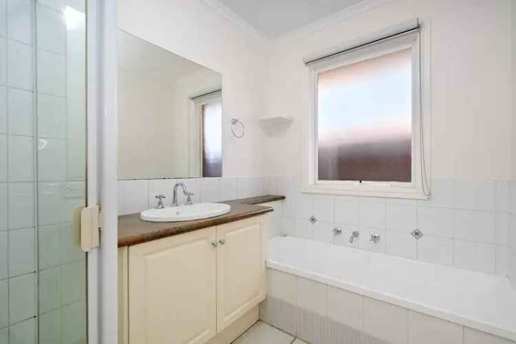 4 Bedroom 2 Bathroom Unit Greensborough - Low Maintenance Living