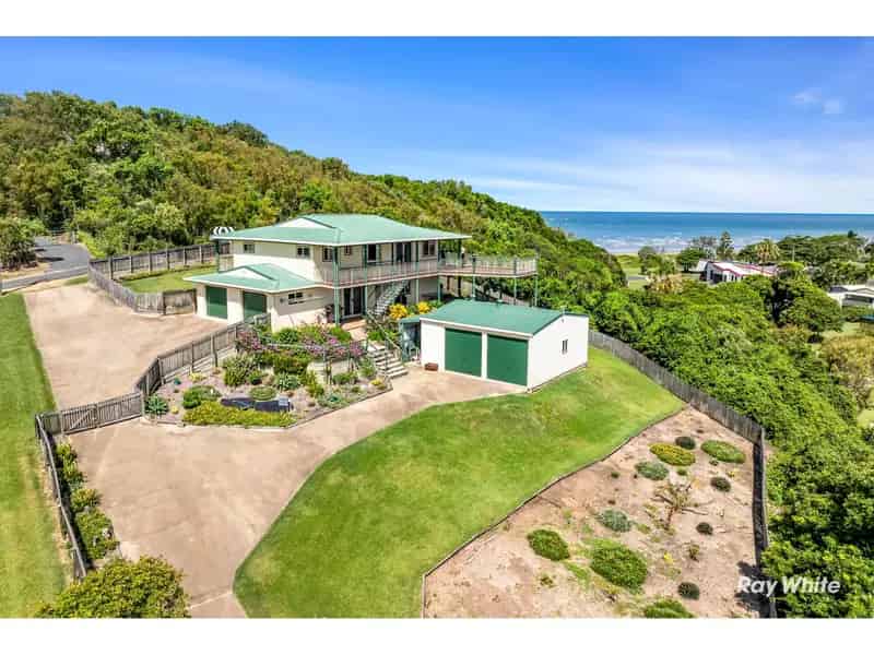 Dual Living with Breathtaking Views!