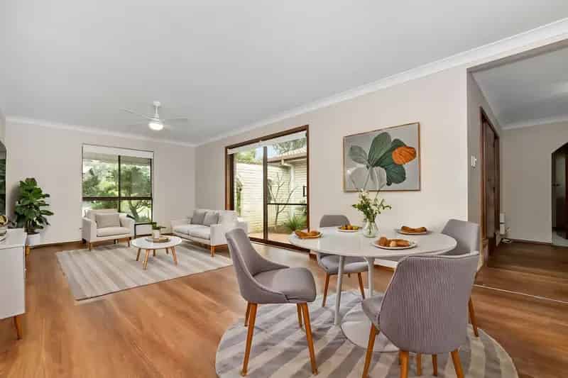 Real Estate For Lease - 10 Waterside Close - Point Clare , NSW