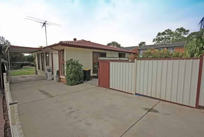 108 Angle Road, Leumeah NSW 2560 - House For Lease