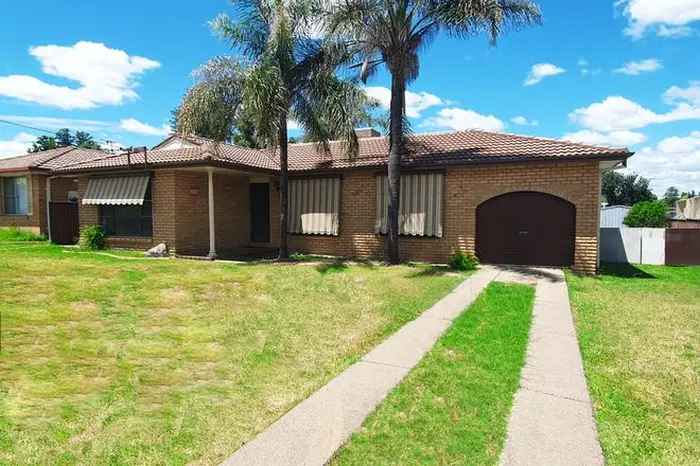 3 Bedroom Home with Built-in Wardrobe, Undercover Entertaining and Fully Fenced Backyard